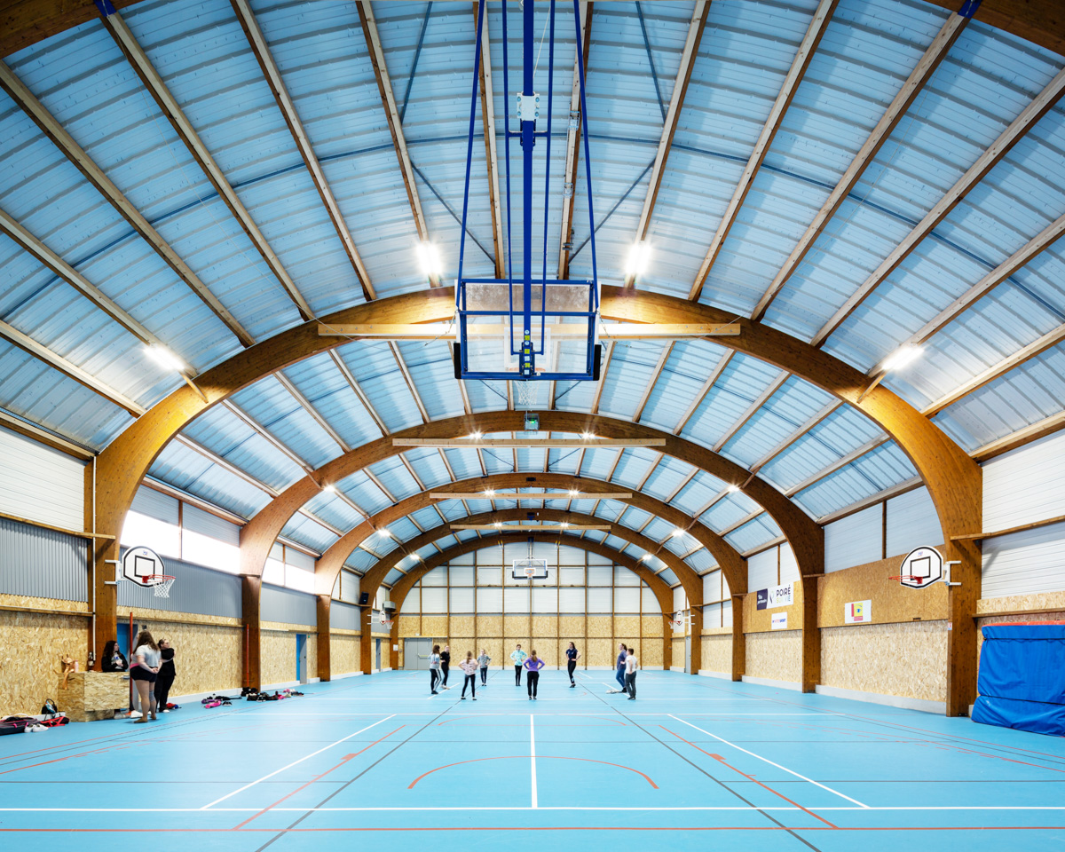 Agrandissement des salles de sport du Poiré-sur-Vie par l'agence d architecture Diagonale Architectes